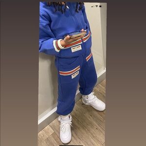 Gucci Boys Sweatpants and Jacket with zipper . Worn twice great condition 6T